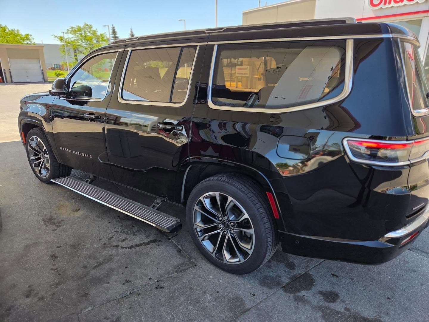 2022 Jeep Grand Wagoneer Series 3
